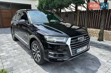 Внедорожник / Кроссовер Audi Q7 2016 в 