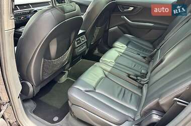 Внедорожник / Кроссовер Audi Q7 2016 в 