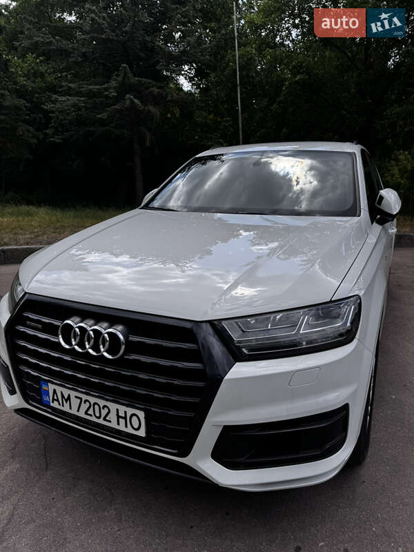 Позашляховик / Кросовер Audi Q7 2017 в Житомирі