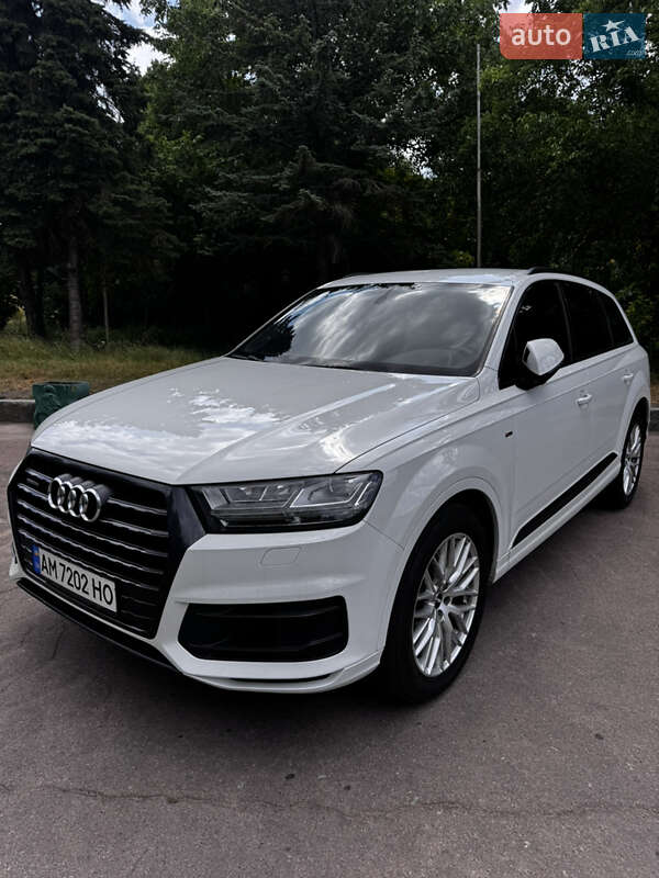 Позашляховик / Кросовер Audi Q7 2017 в Житомирі