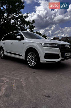 Внедорожник / Кроссовер Audi Q7 2017 в Житомире