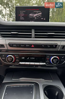 Внедорожник / Кроссовер Audi Q7 2017 в 