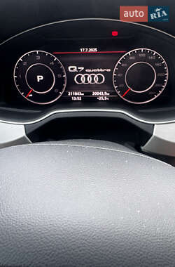Внедорожник / Кроссовер Audi Q7 2017 в 