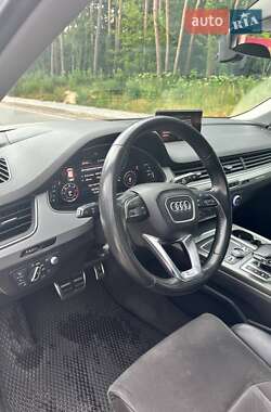 Внедорожник / Кроссовер Audi Q7 2016 в 