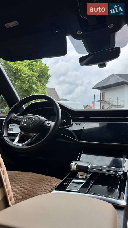 Внедорожник / Кроссовер Audi Q7 2021 в Воловце
