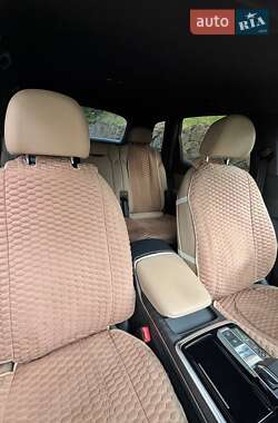 Позашляховик / Кросовер Audi Q7 2021 в 