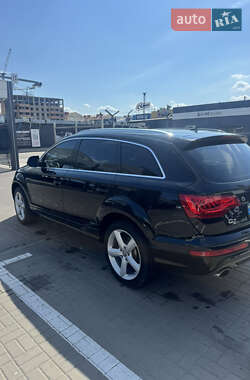 Позашляховик / Кросовер Audi Q7 2013 в 