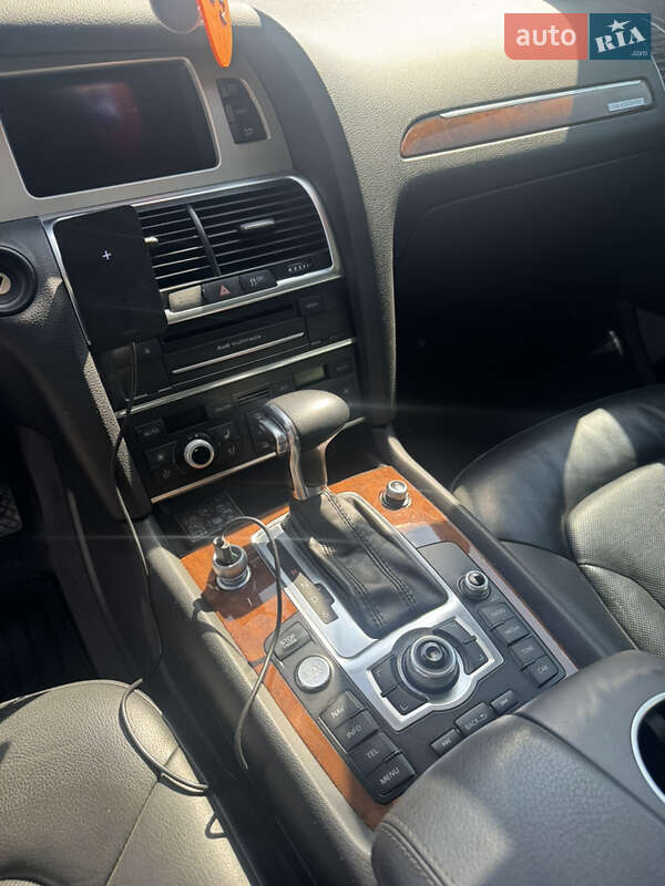 Позашляховик / Кросовер Audi Q7 2013 в Києві