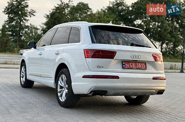 Позашляховик / Кросовер Audi Q7 2018 в 