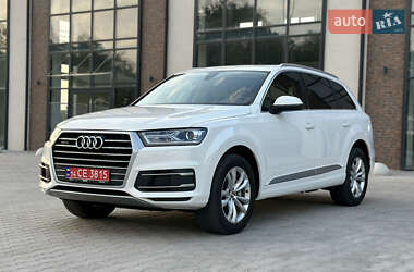 Позашляховик / Кросовер Audi Q7 2018 в 
