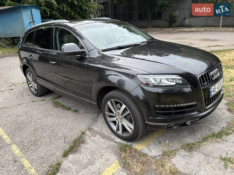 Позашляховик / Кросовер Audi Q7 2014 в Кам'янському