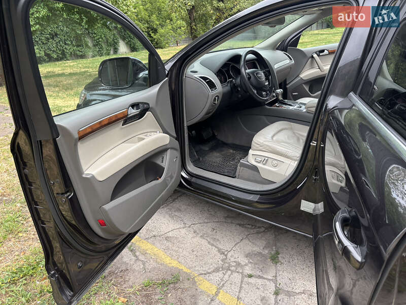 Позашляховик / Кросовер Audi Q7 2014 в Кам'янському