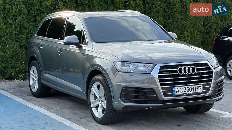 Позашляховик / Кросовер Audi Q7 2016 в Луцьку