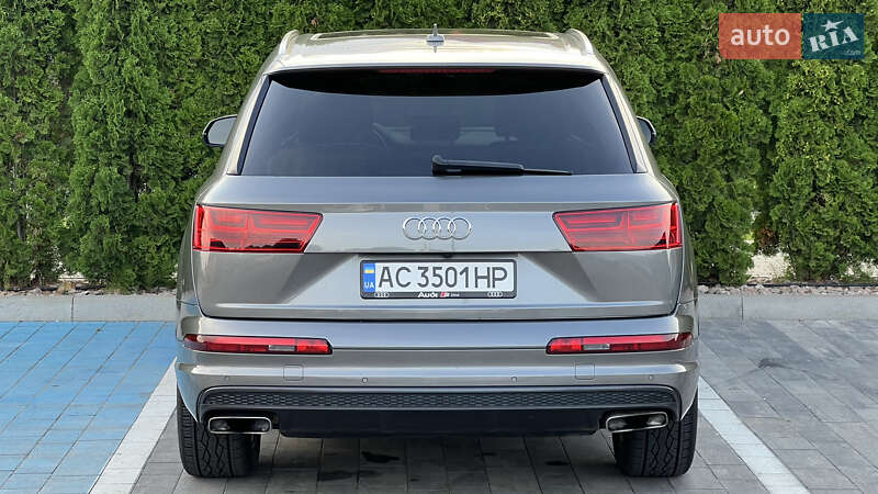 Позашляховик / Кросовер Audi Q7 2016 в Луцьку