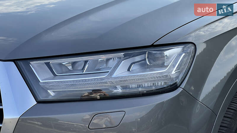 Позашляховик / Кросовер Audi Q7 2016 в Луцьку