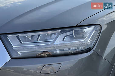 Внедорожник / Кроссовер Audi Q7 2016 в 