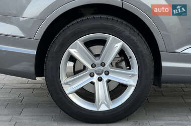 Внедорожник / Кроссовер Audi Q7 2016 в 
