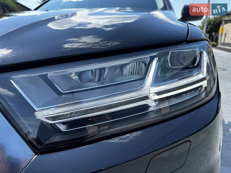 Позашляховик / Кросовер Audi Q7 2015 в Хмельницькому