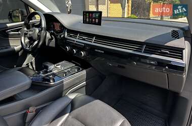 Внедорожник / Кроссовер Audi Q7 2015 в 