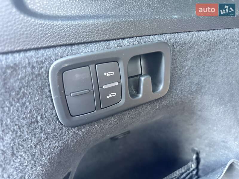 Позашляховик / Кросовер Audi Q7 2015 в Хмельницькому