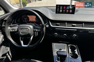 Внедорожник / Кроссовер Audi Q7 2015 в 