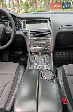 Позашляховик / Кросовер Audi Q7 2011 в 