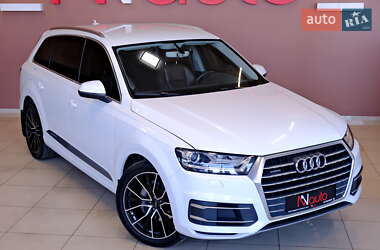 Внедорожник / Кроссовер Audi Q7 2015 в 