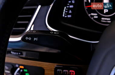Внедорожник / Кроссовер Audi Q7 2015 в 