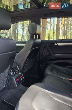 Позашляховик / Кросовер Audi Q7 2013 в 
