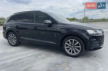 Позашляховик / Кросовер Audi Q7 2019 в 