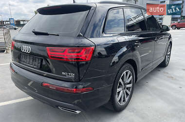 Позашляховик / Кросовер Audi Q7 2019 в 