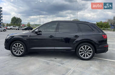 Позашляховик / Кросовер Audi Q7 2019 в 