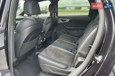 Позашляховик / Кросовер Audi Q7 2019 в 