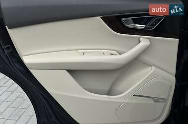 Позашляховик / Кросовер Audi Q7 2016 в 