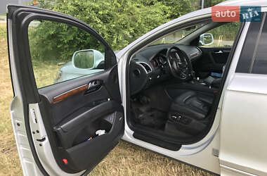 Внедорожник / Кроссовер Audi Q7 2010 в 