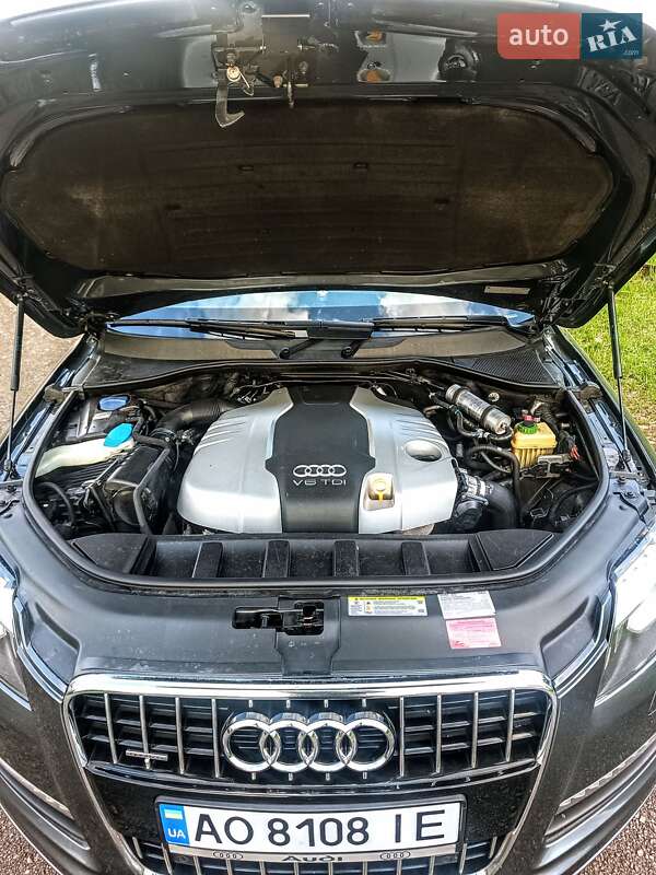 Позашляховик / Кросовер Audi Q7 2013 в Тячеві