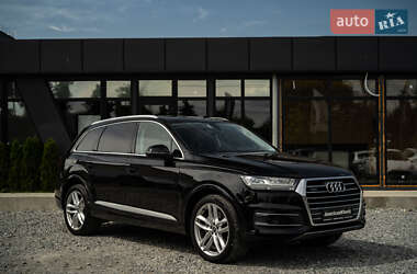 Внедорожник / Кроссовер Audi Q7 2016 в 