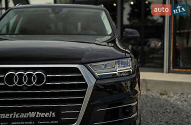 Внедорожник / Кроссовер Audi Q7 2016 в 