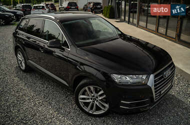 Внедорожник / Кроссовер Audi Q7 2016 в 