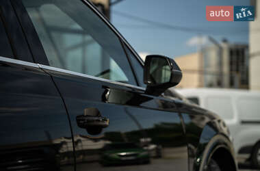 Внедорожник / Кроссовер Audi Q7 2016 в 