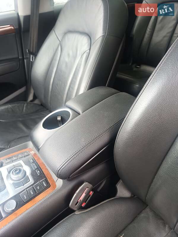 Позашляховик / Кросовер Audi Q7 2013 в Тячеві