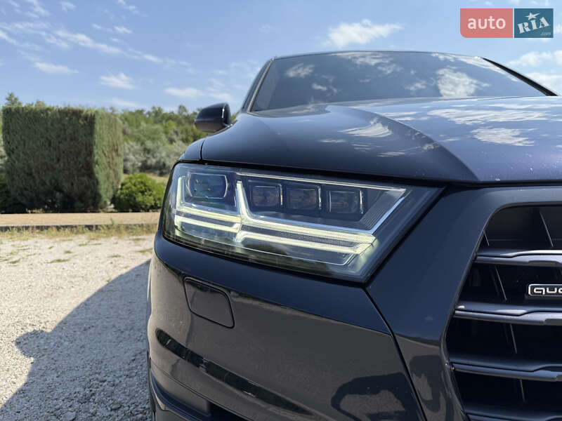 Позашляховик / Кросовер Audi Q7 2016 в Дніпрі