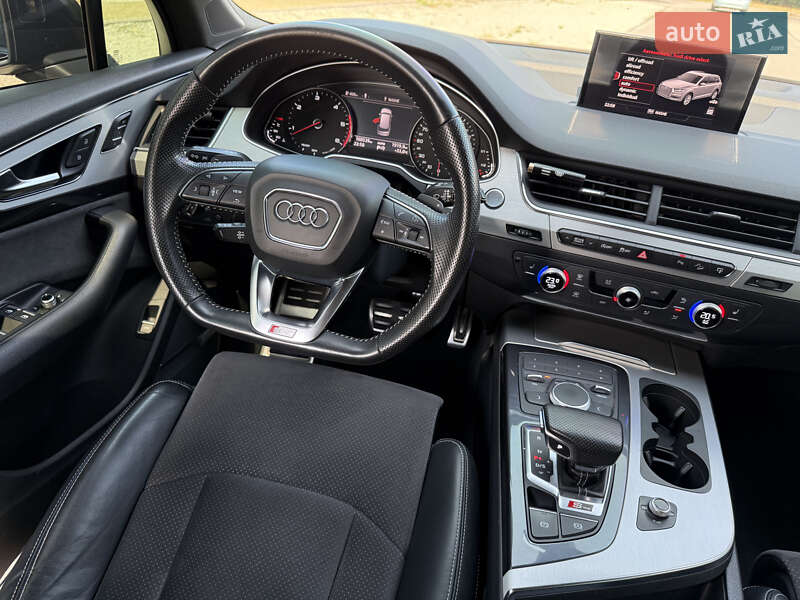 Позашляховик / Кросовер Audi Q7 2016 в Дніпрі