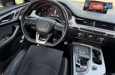 Внедорожник / Кроссовер Audi Q7 2016 в 