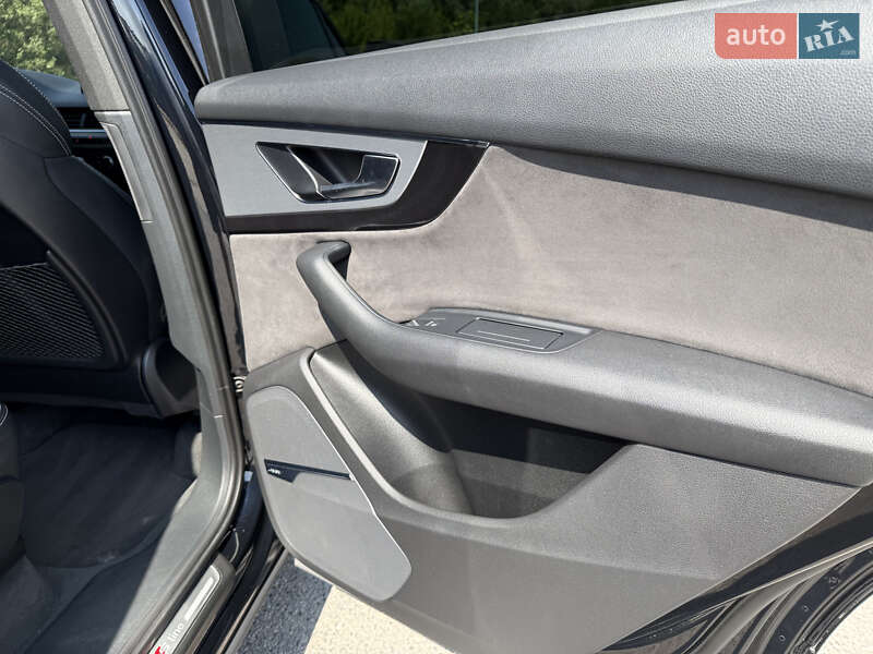 Позашляховик / Кросовер Audi Q7 2016 в Дніпрі