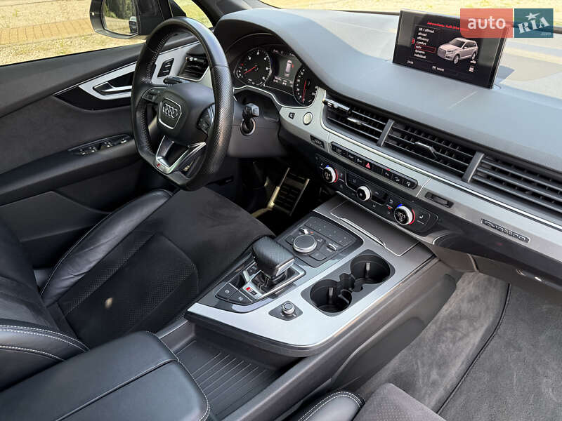 Позашляховик / Кросовер Audi Q7 2016 в Дніпрі
