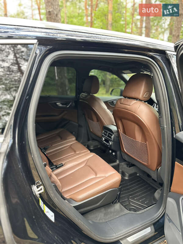 Позашляховик / Кросовер Audi Q7 2017 в Олександрії
