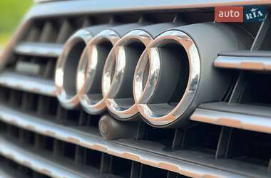 Позашляховик / Кросовер Audi Q7 2018 в 