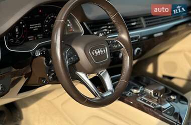 Позашляховик / Кросовер Audi Q7 2018 в 