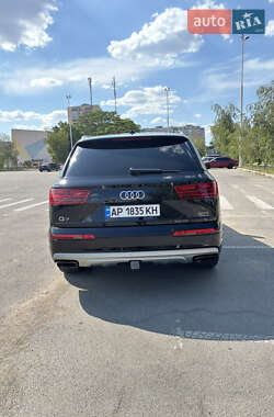 Позашляховик / Кросовер Audi Q7 2018 в 